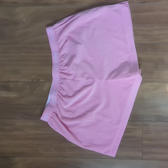 Pair of Calvin Klein sleep shorts for girls - Picture 3 of 7